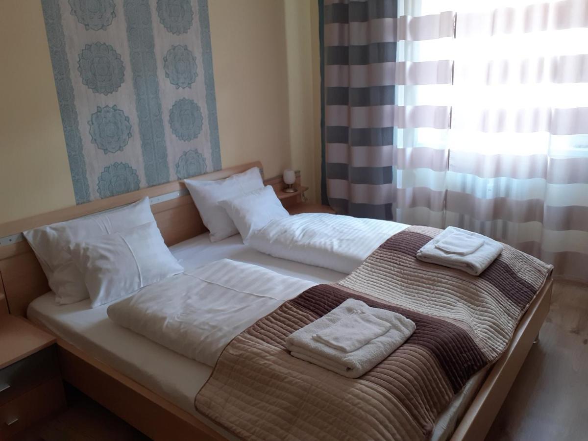 Apartment Macskafogo, Tunderi Szallas A Belvarosban Gyor